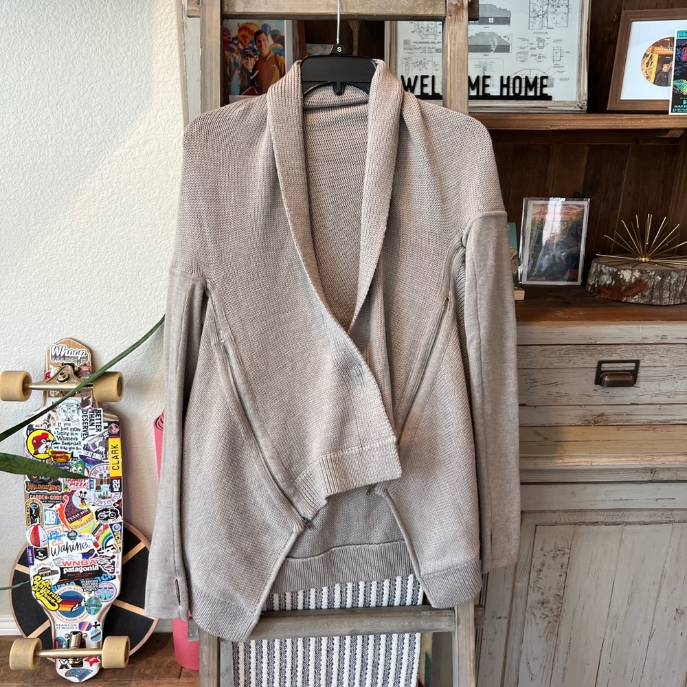 Lululemon women’s wrap it up sweater size *small